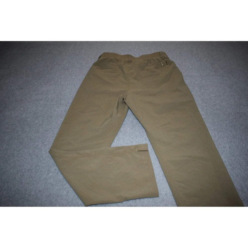 Under Armour Golf Pants Mens 32 x 30 Tan Loose Fit Chino Trousers Tan Logo